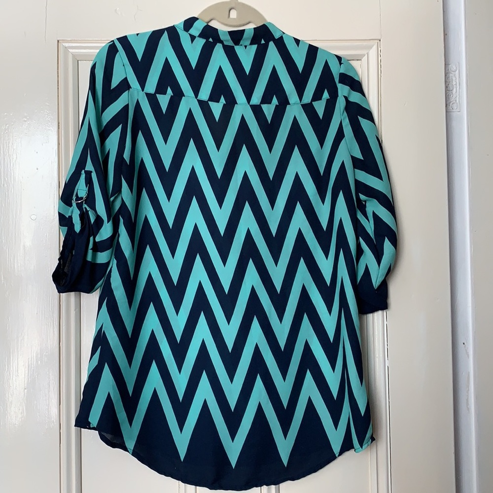 Soft flower Rue21 blouse - Picture 4 of 4